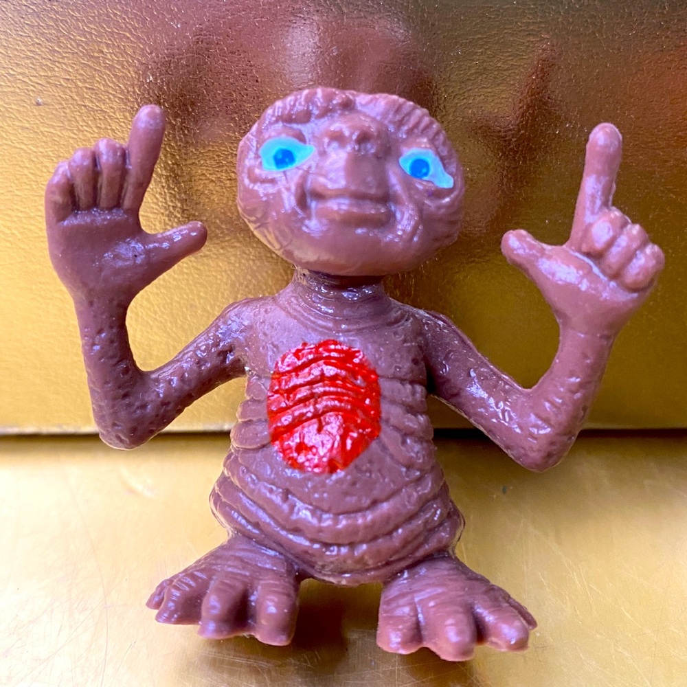 E.T. EXTRA TERRESTRIAL VTG 1982 ALIEN VISITOR FROM OUTER SPACE E.T. MOVIE FIGURE